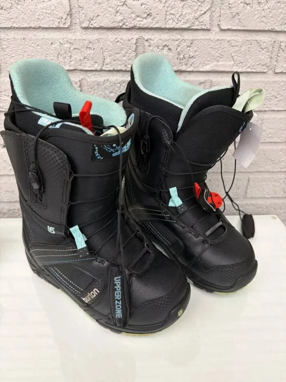 Burton Women's Mint Asian-Fit Snowboard Boots Black True Fit Imprint Size 8